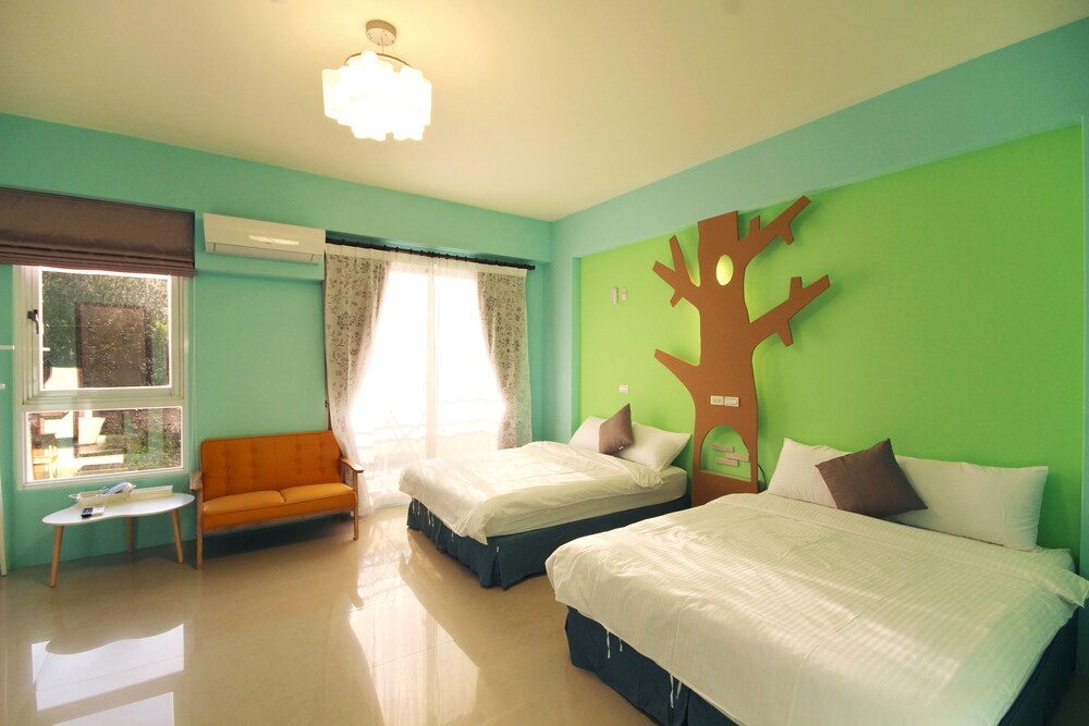 I'm Here B&amp;B 7/47