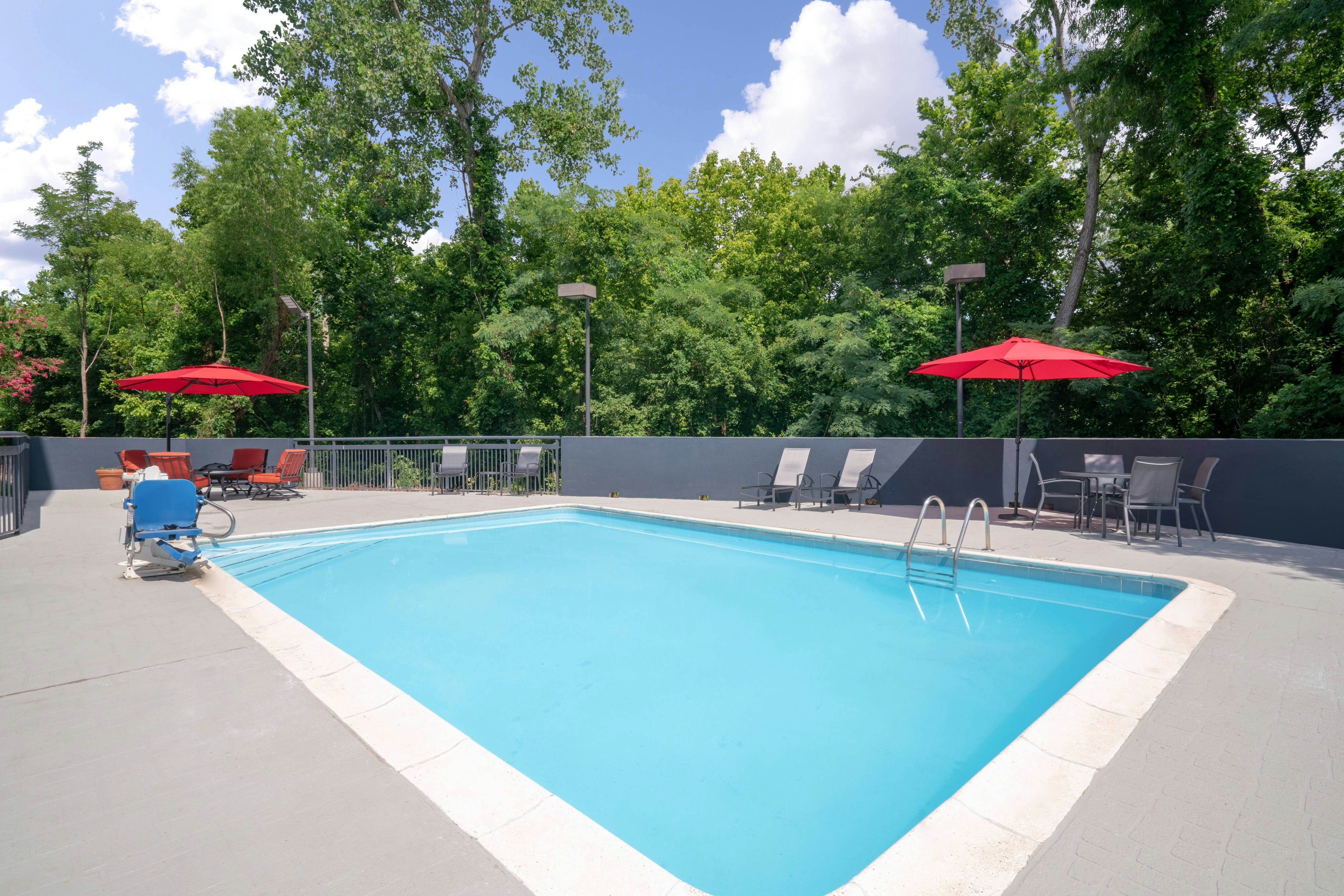 Fairfield Inn Suites Memphis I-240 Perkins 6/10