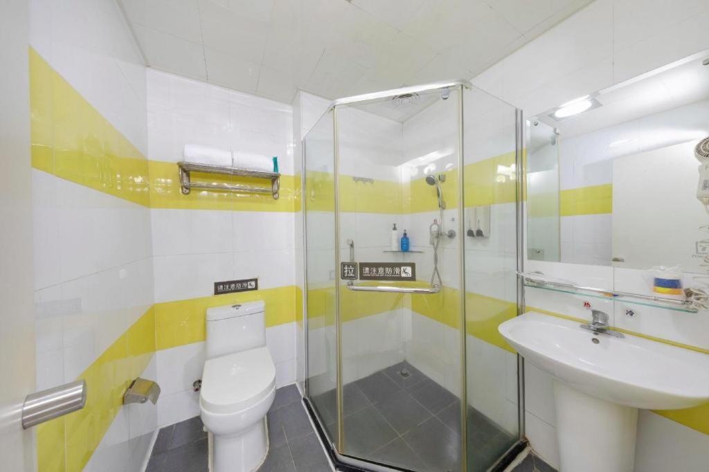 7 Days Inn (Dongguan Houjie Convention and Exhibition Center) 32/42