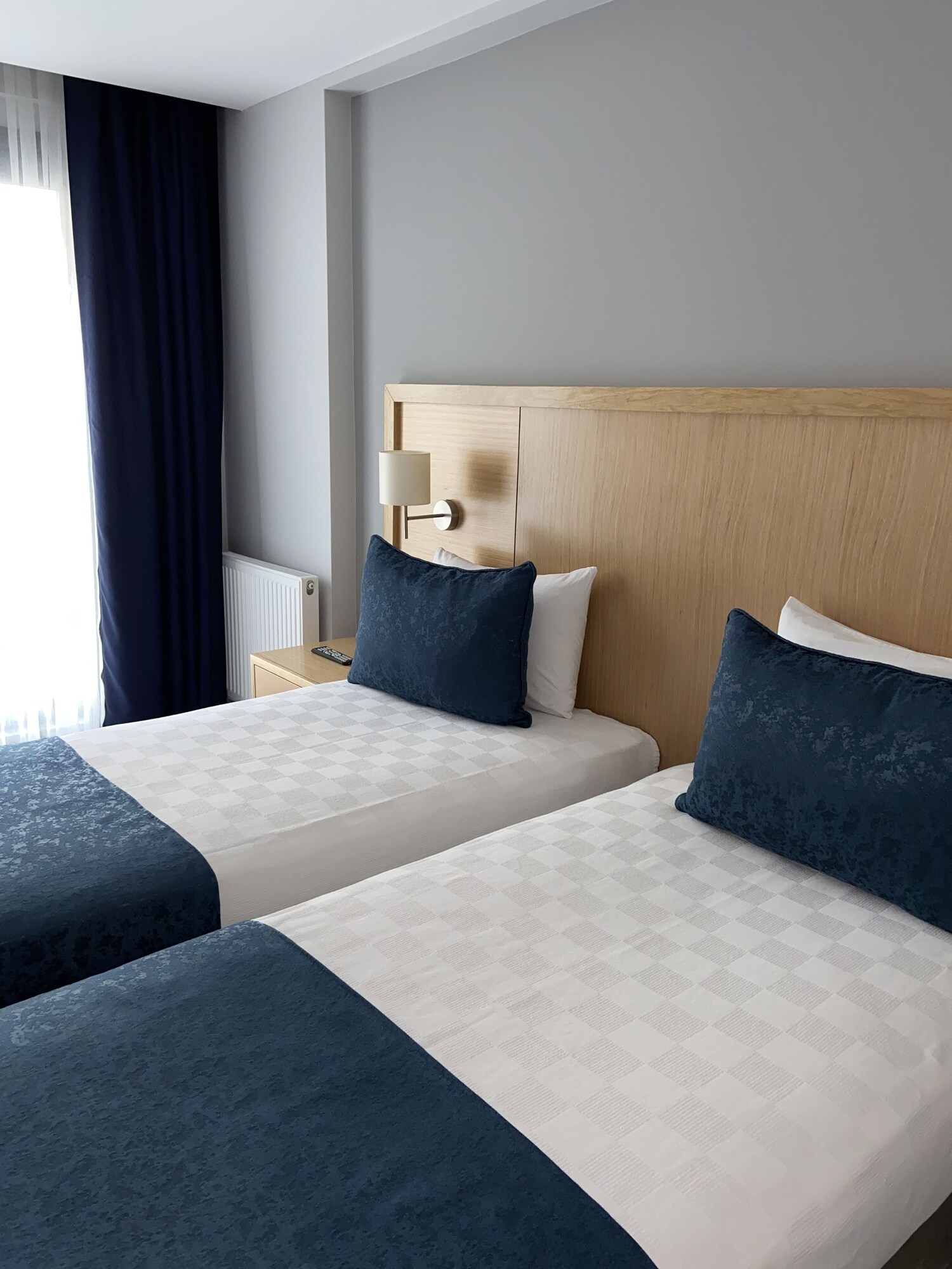 SUPERIOR, TWIN BEDS
