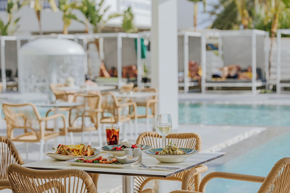 Tasia Maris Sands Beach Hotel - Adults Only 35/50