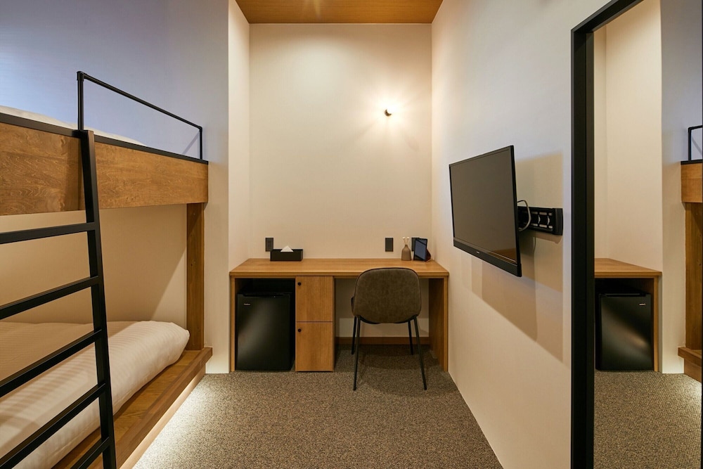 Mizuka Nakasu 5 - Unmanned Hotel - 37/50