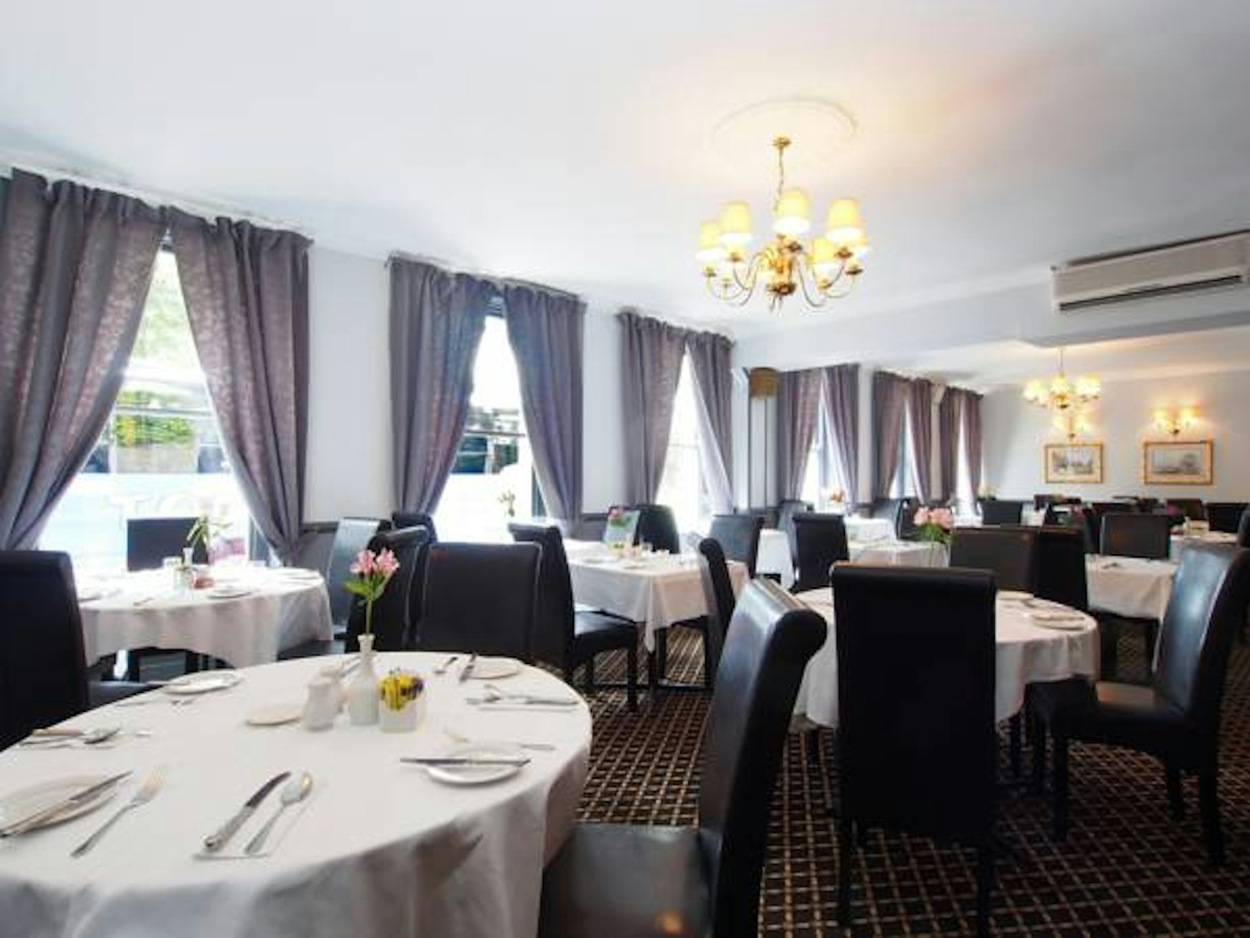 Chatsworth Hotel 4/7