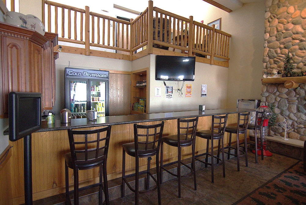 Shell Lake Lodge, a Travelodge by Wyndham 48/55