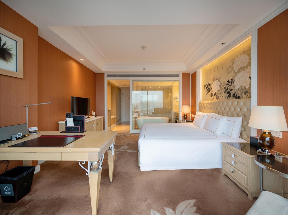 Tonino Lamborghini Hotel Kunshan City Center Package 9/41