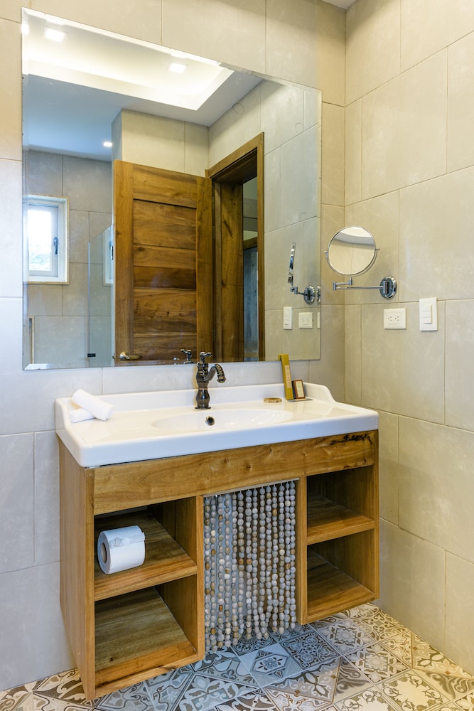 Saman Boutique Hotel 49/50