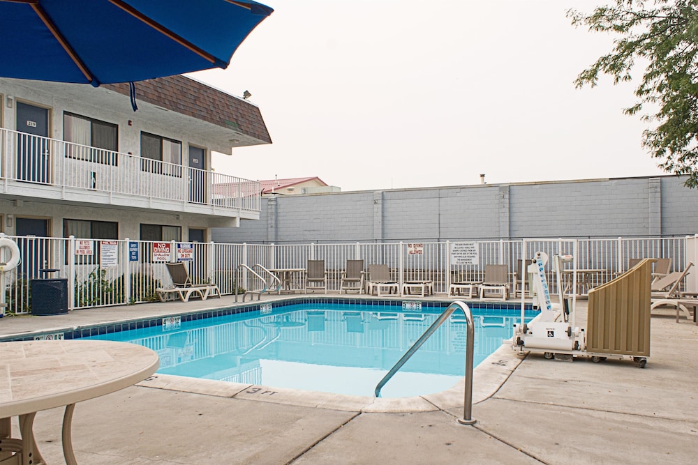 Motel6 Kalispell, MT 8/67