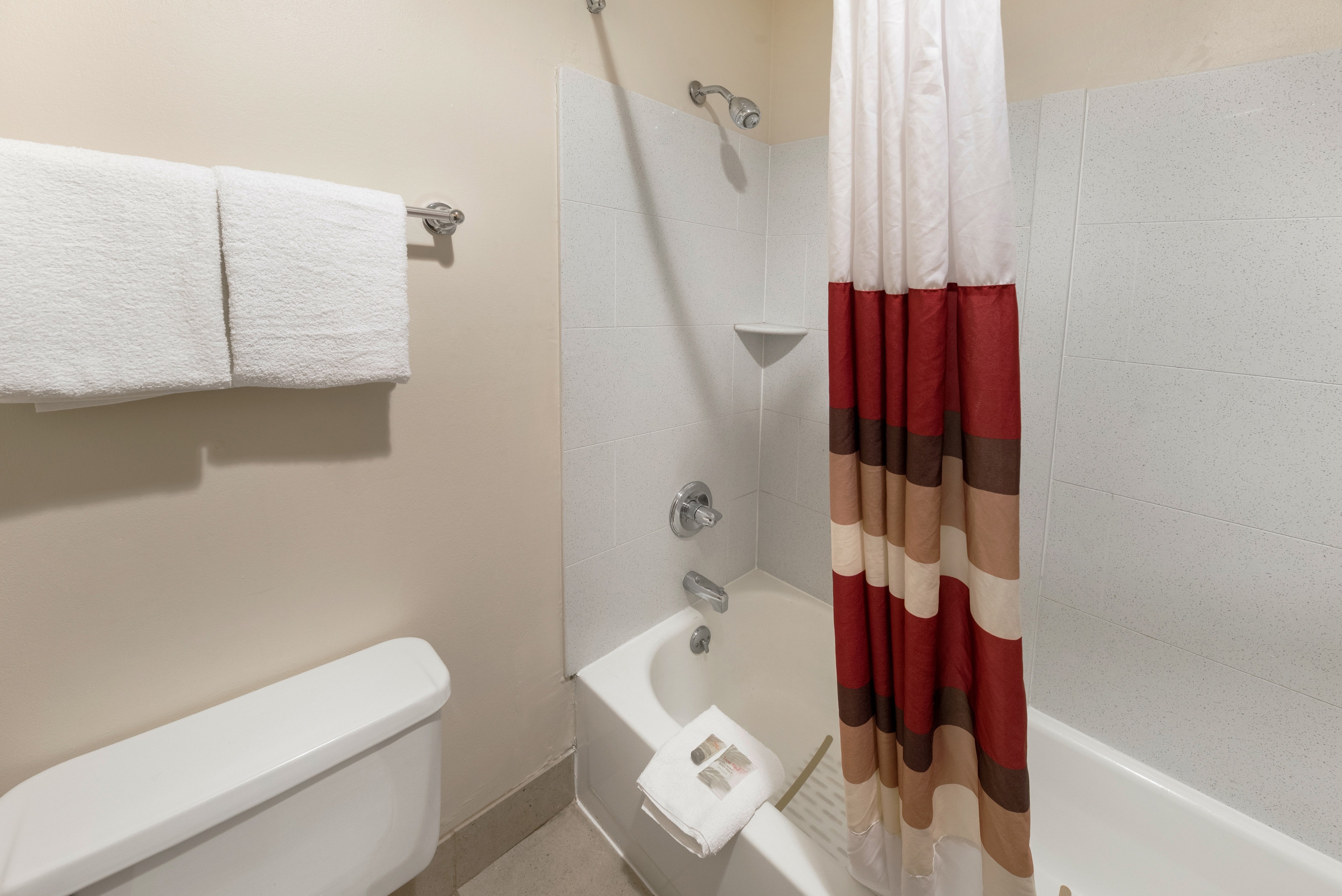 غرفة سوبيريور بسرير كينج، Red Roof Inn Fort Wayne 4/4