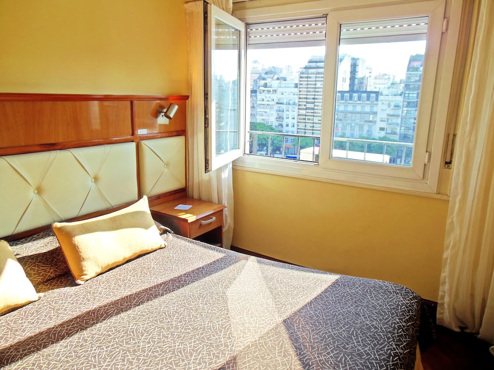 Embajador Hotel 20/55