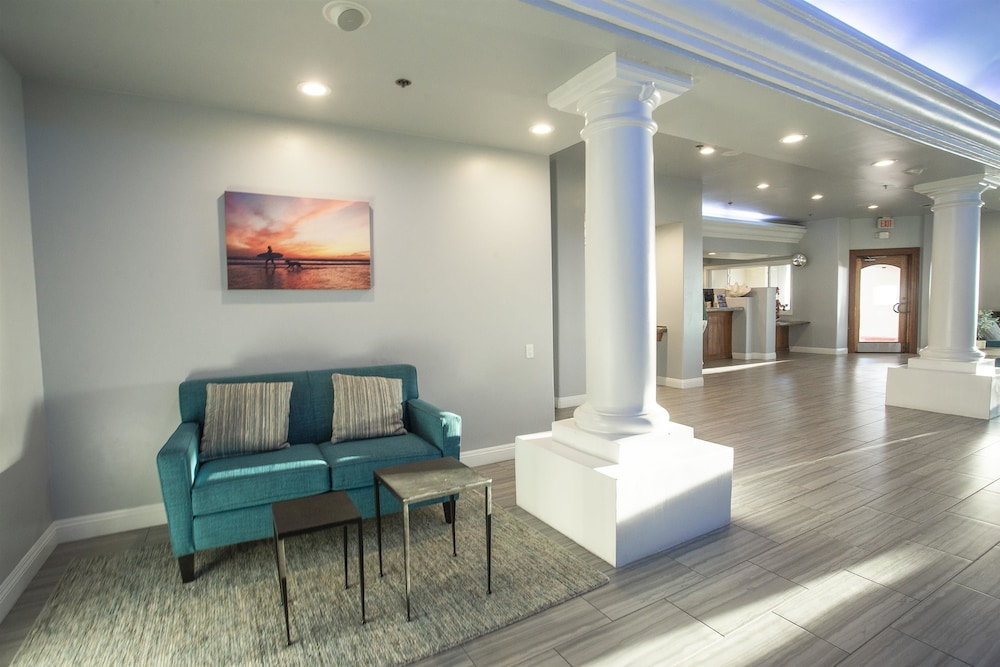 Tamarack Beach Resort Hotel 44/65