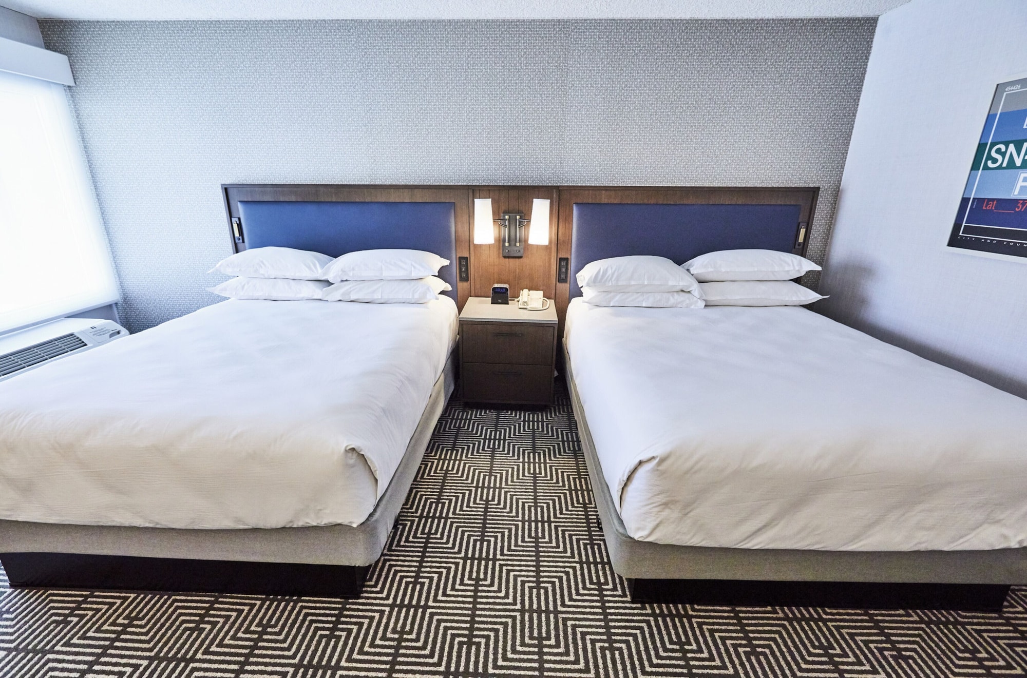 Deluxe, 2 Queen beds