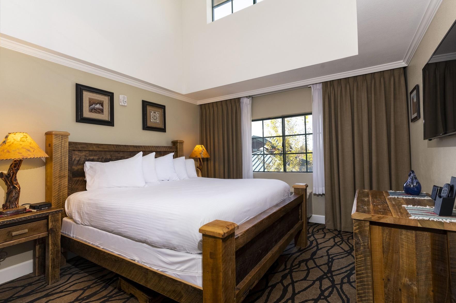 Grand, Suite, Multiple Beds
