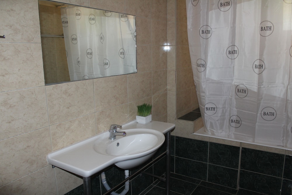 Dimitra &amp; Evdokia Hotel 36/38