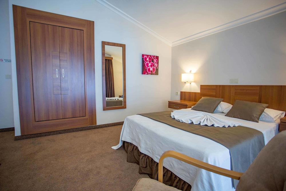 Melis Otel 22/65