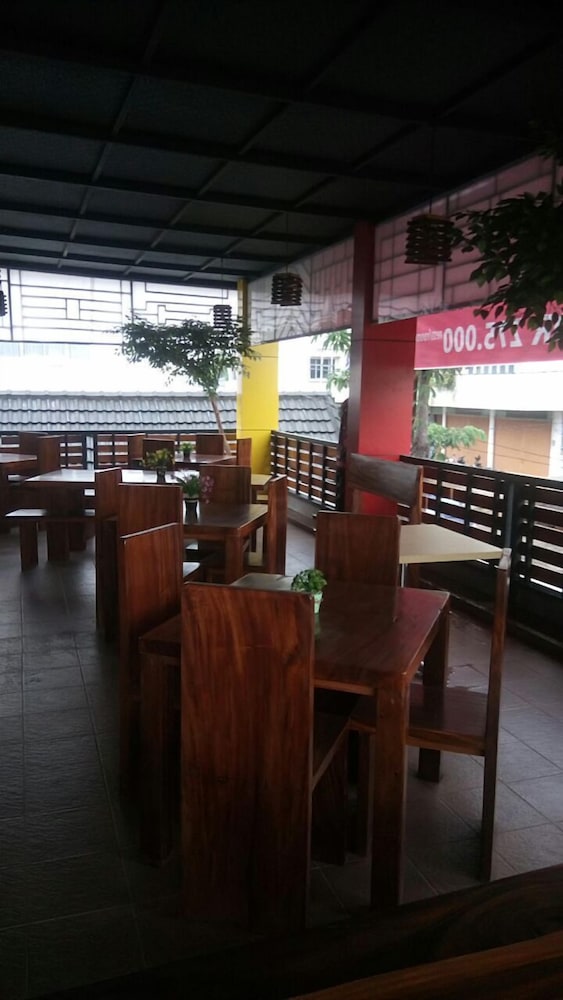 JNJ FRONT ONE HOTEL LAHAT 26/26