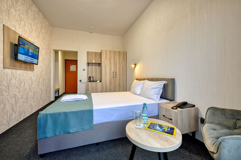 Room, Single, Double Bed, Building 1