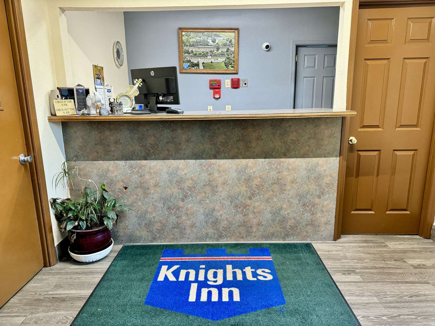 Galax Knights Inn 3/4