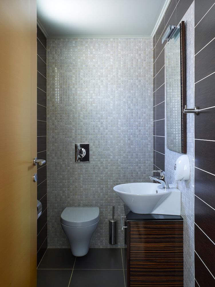 Macaris Suites And Spa 9/66