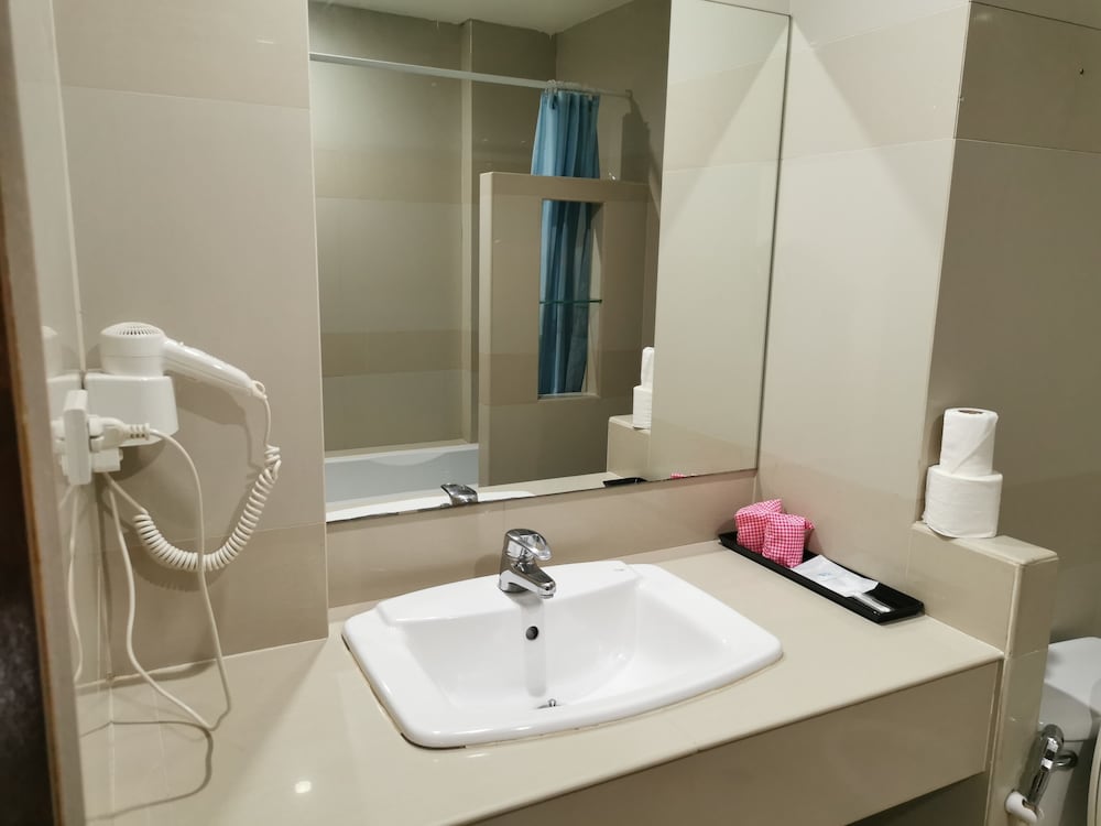 Morakot Hotel Chumphon 64/66