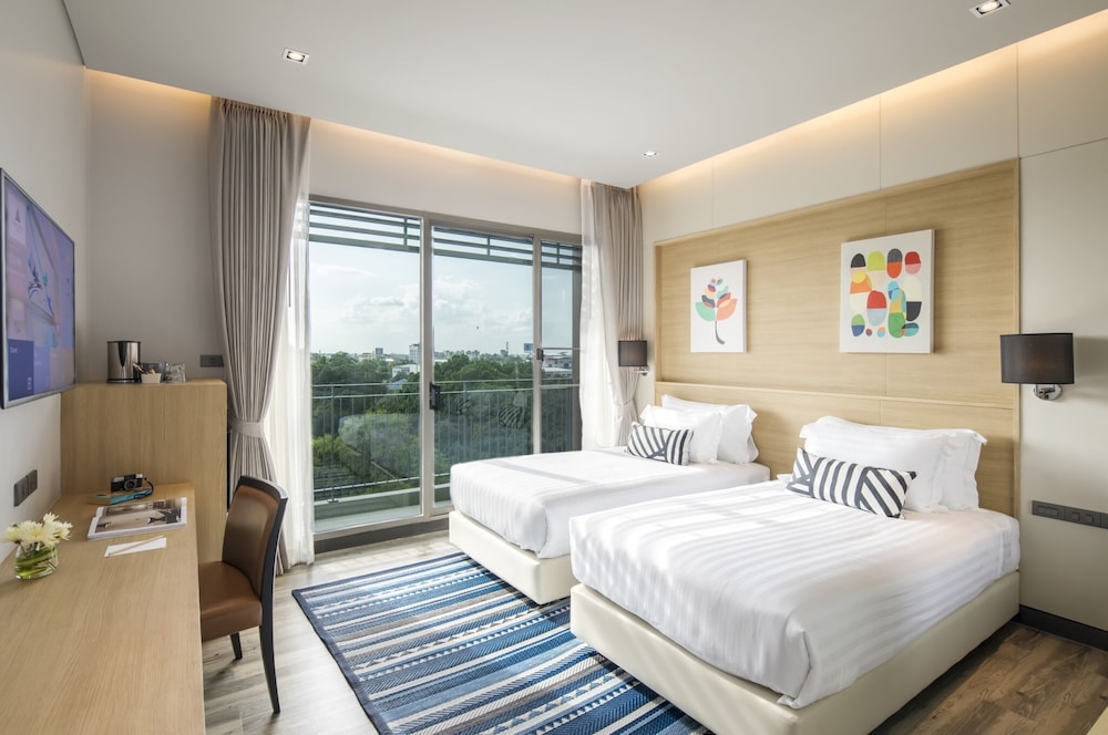 Tower, Studio, Twin Beds