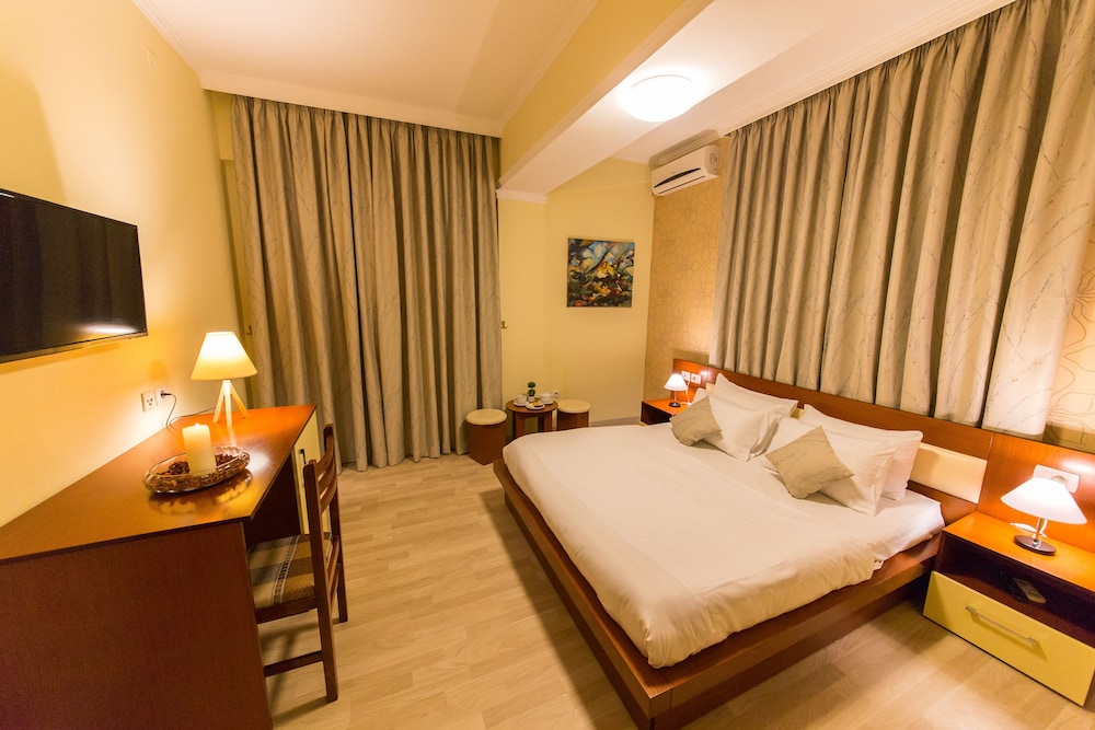 ROOM, DOUBLE BED, BALCONY