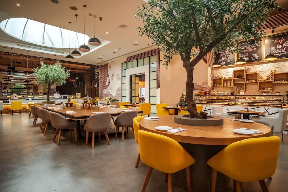 restaurant cafeteria