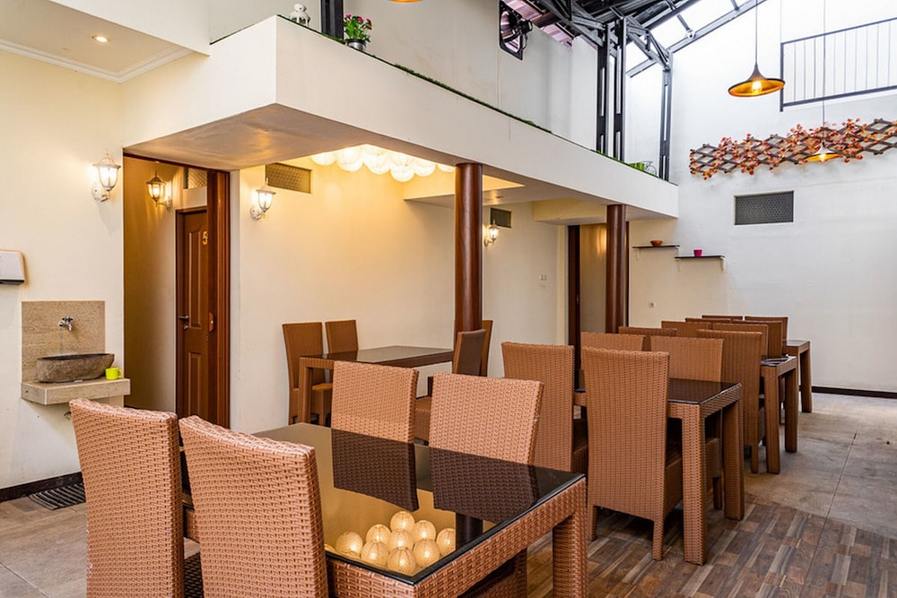 RedDoorz near Alun Alun Bandung 2 22/32