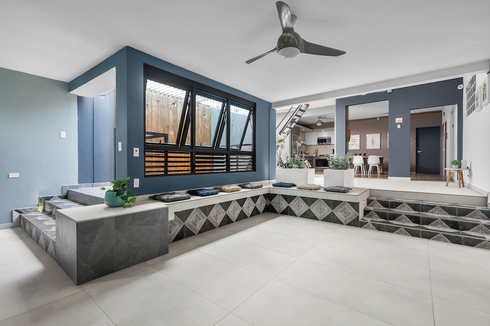 La Buena Vida Inn 36/50