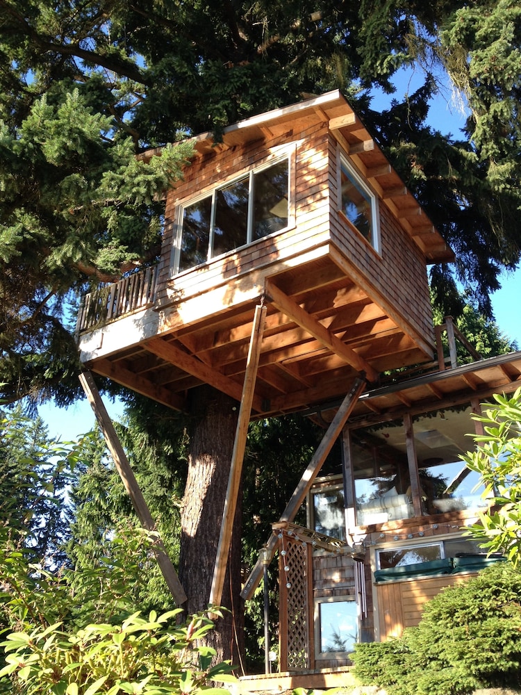 Cottage Lake Bed And Breakfast 1/50