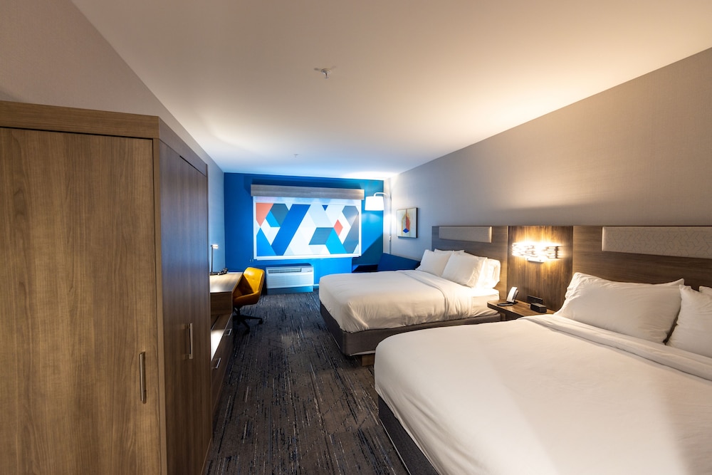 Holiday Inn Express Suites Harrisonburg University Area 22/54
