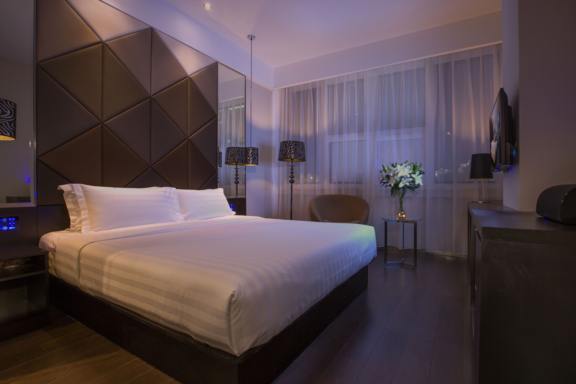 Deluxe, King Bed