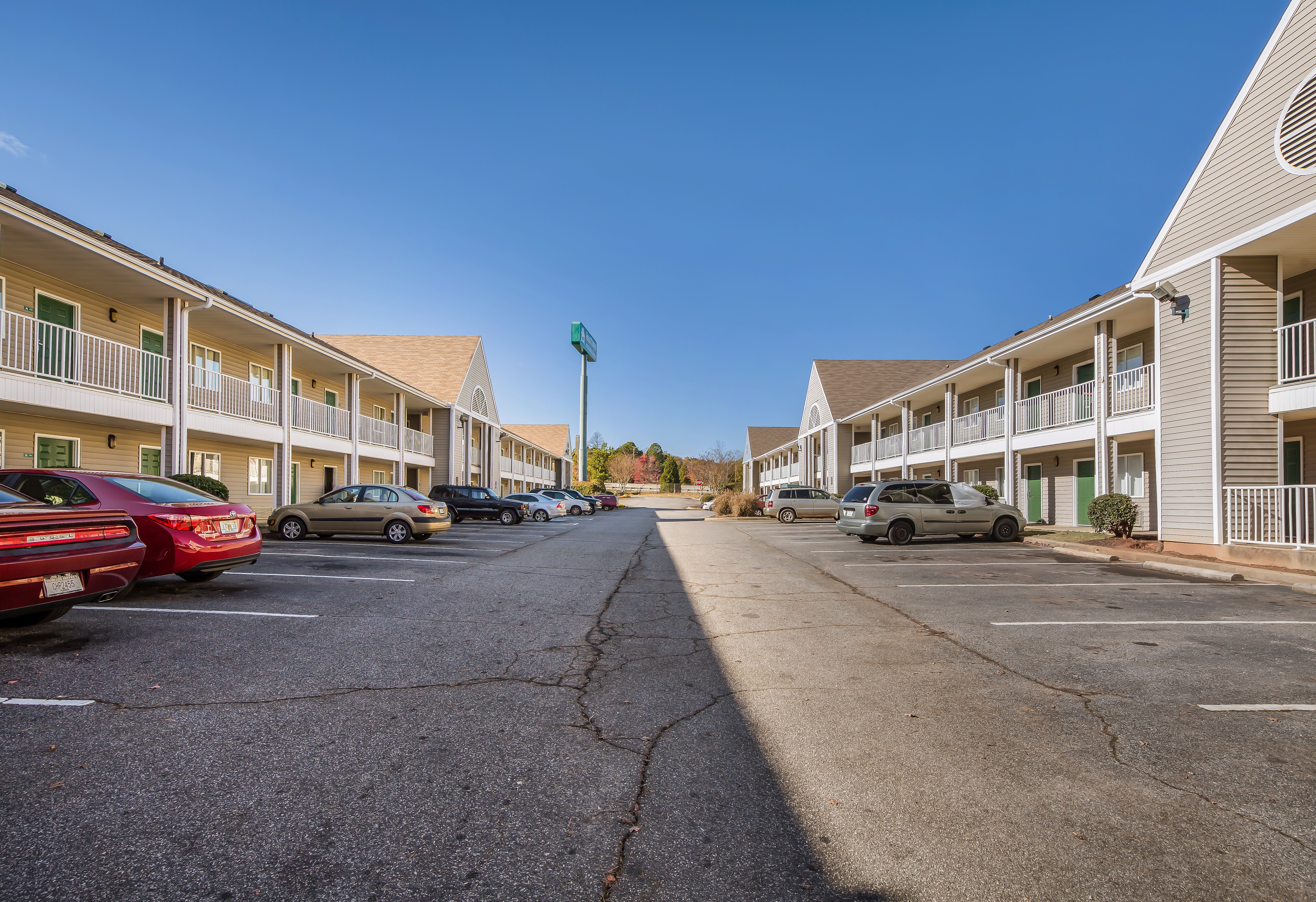 HomeTowne Studios by Red Roof Spartanburg - Asheville Highway 34/37