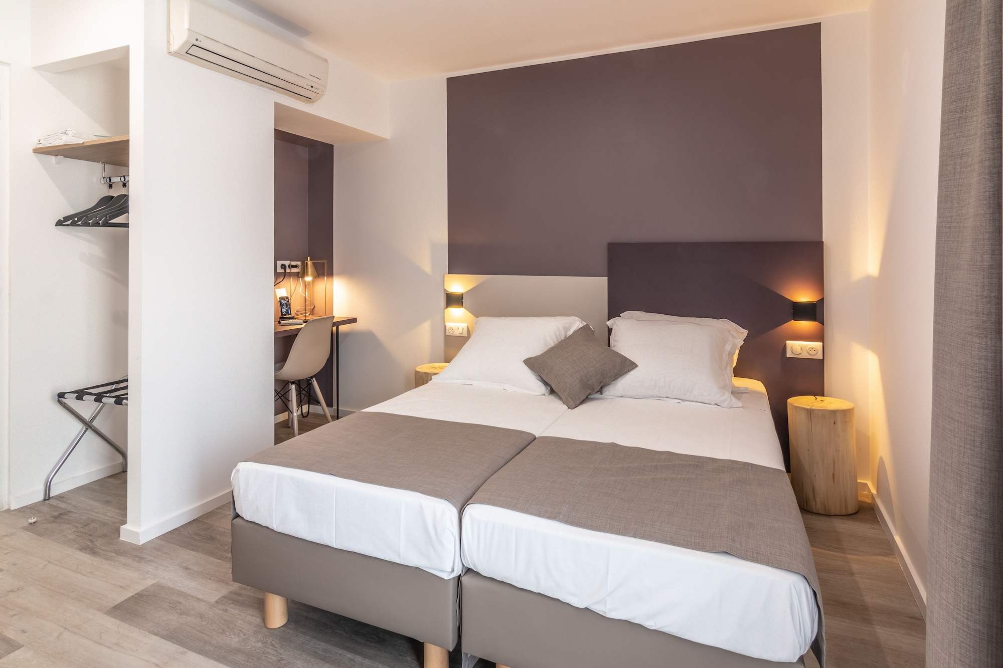 Room at L'Alcove Hotel, NICE