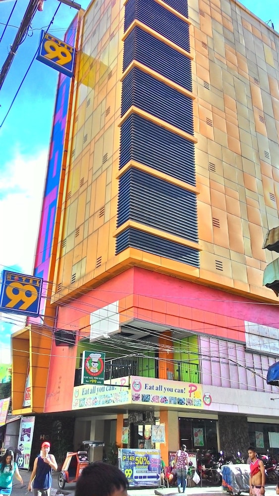 Hotel 99 3/50