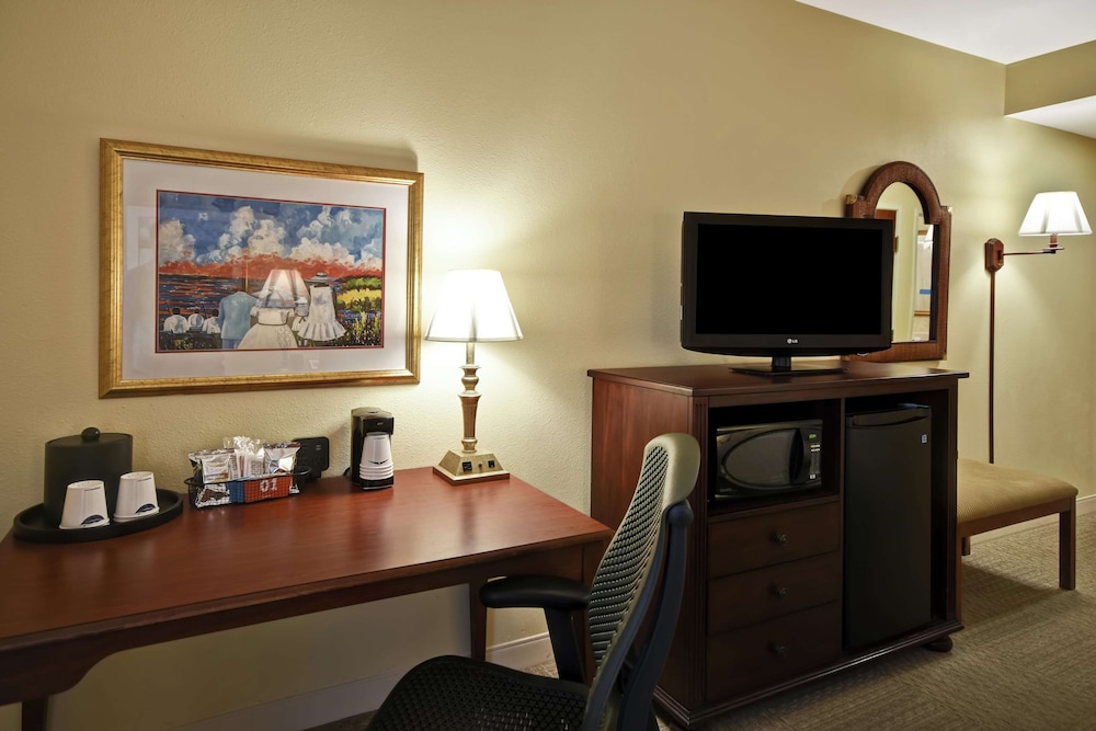 Hampton Inn Suites Charleston West Ashley 42/56