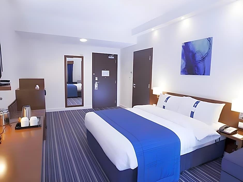 HOLIDAY INN EXPRESS BAHRAIN 5/18