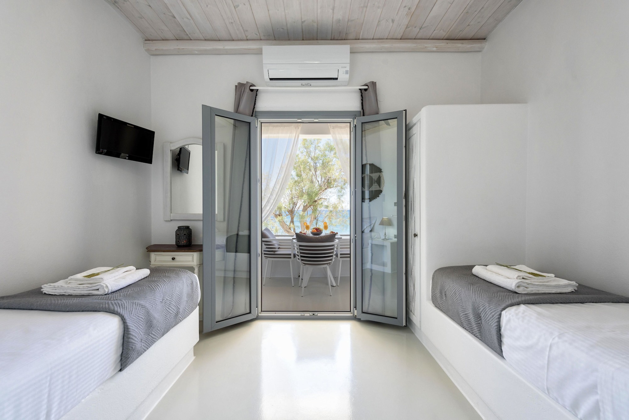 2 BEDROOMS, APARTMENT, SEA VIEW