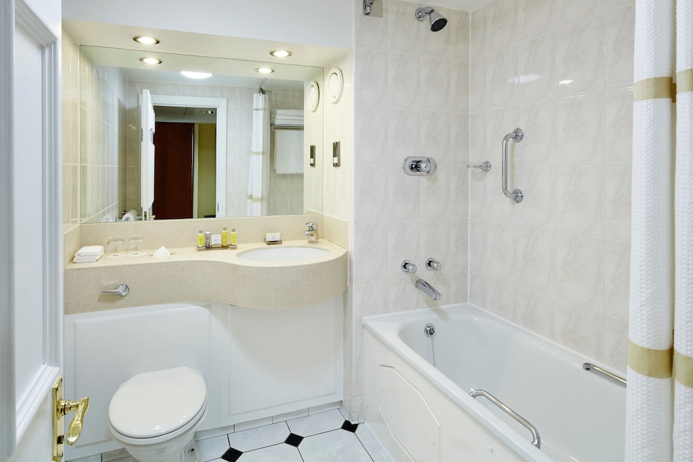 Delta Hotels by Marriott Liverpool City Centre 6/33