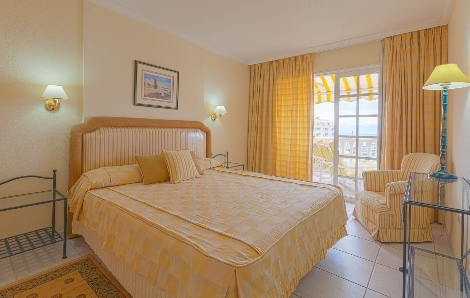 3 Bedrooms, Apartment, 1 Double and 4 Single Beds, Sea View, Terrace