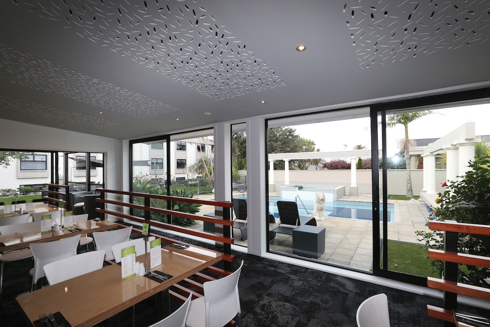 The Devon Hotel 22/50