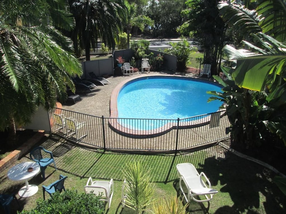TOWER COURT MOTEL 29/44