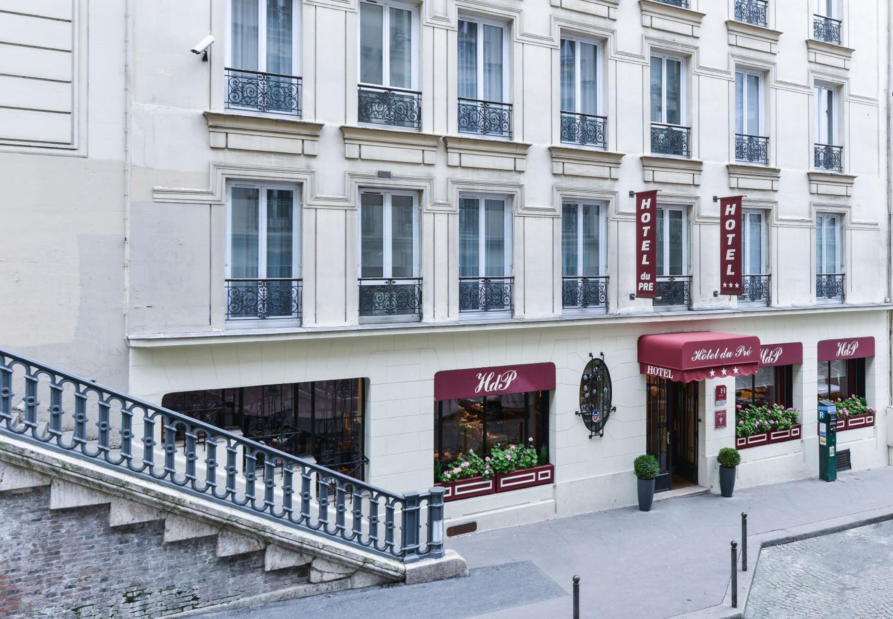 Les Hotels Du Pre 1/43