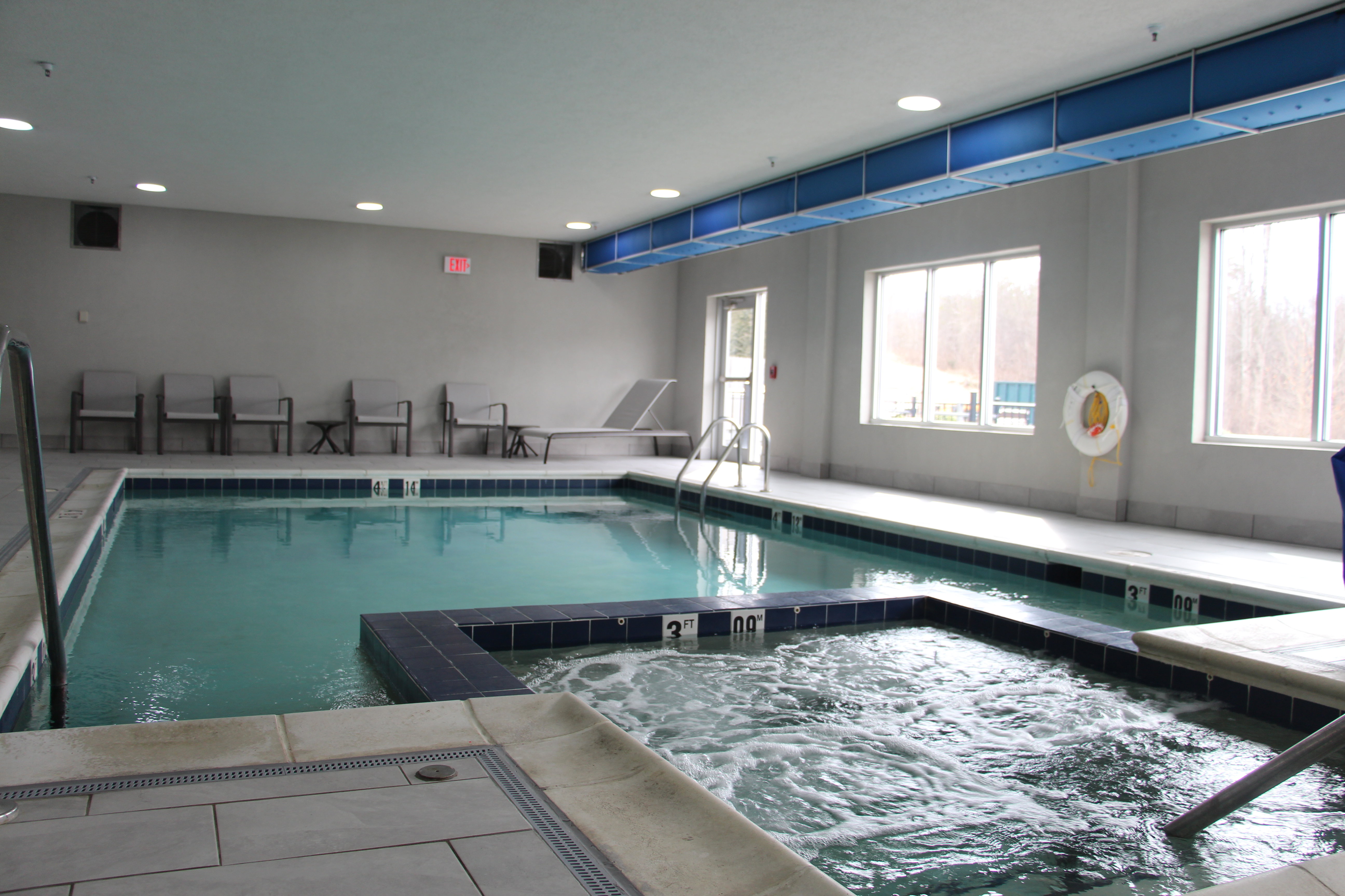 Holiday Inn Express Hotel And Suites Wytheville 27/74