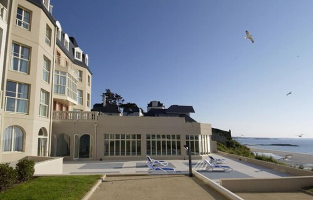 RESIDENCE REINE MARINE 8/71