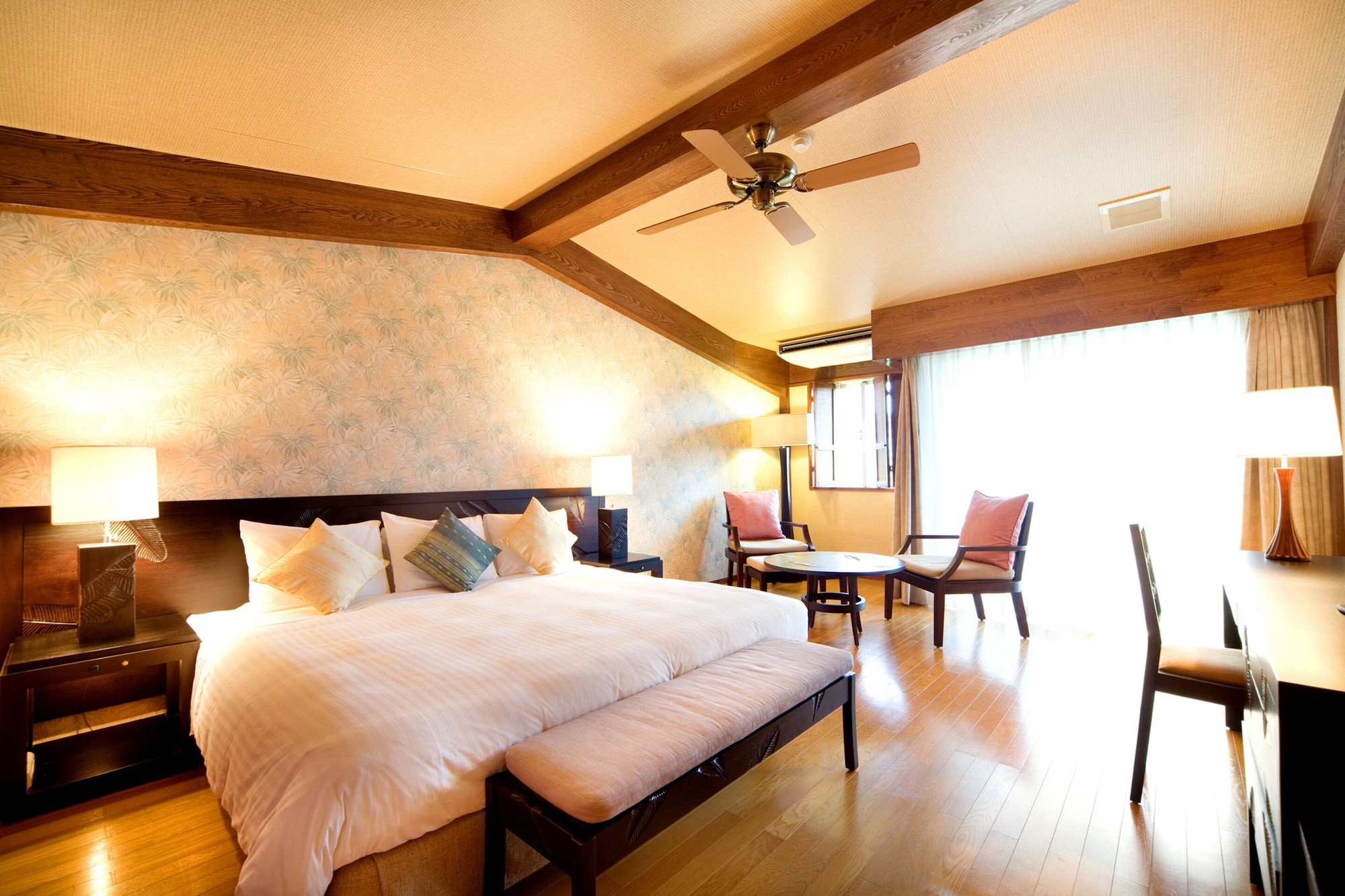 DELUXE, DOUBLE BED, GARDEN VIEW