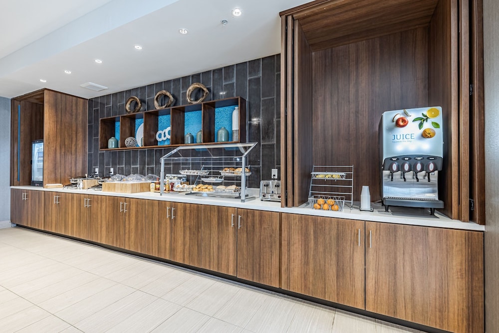 SpringHill Suites Detroit Sterling Heights 2/35