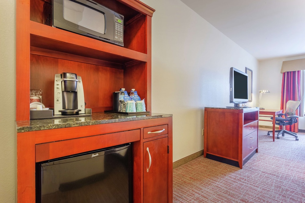Hilton Garden Inn Rockford 13/64