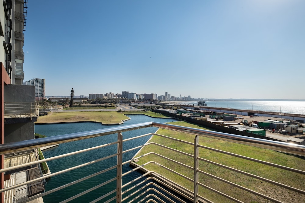 Point Waterfront 24/50