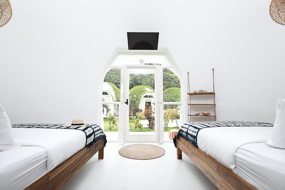 Igloo Beach Lodge 14/36
