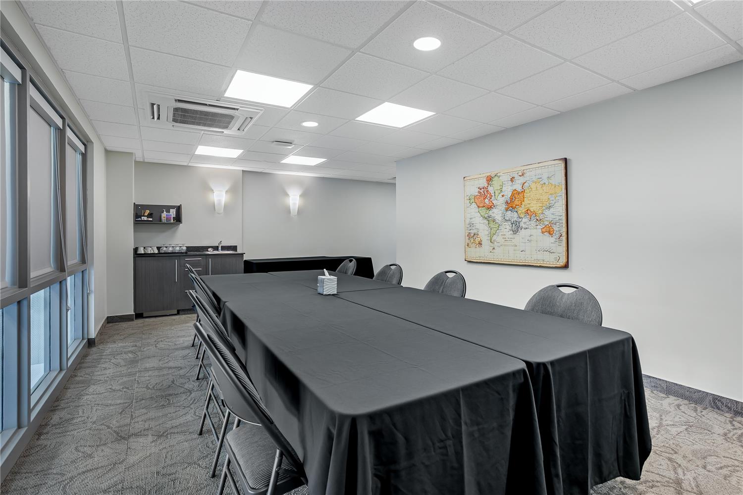 Best Western Plus Airport Inn and Suites 37/46